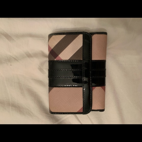 Burberry women’s wallet - Picture 1 of 4